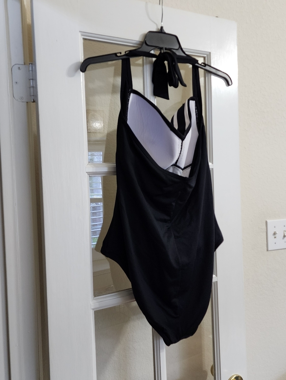 Liz Claiborne 20W Black White Striped Tummy Control Halter Swimsuit - Picture 4 of 15